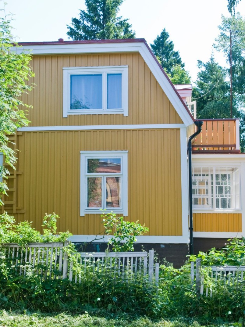 Kollane puitmaja