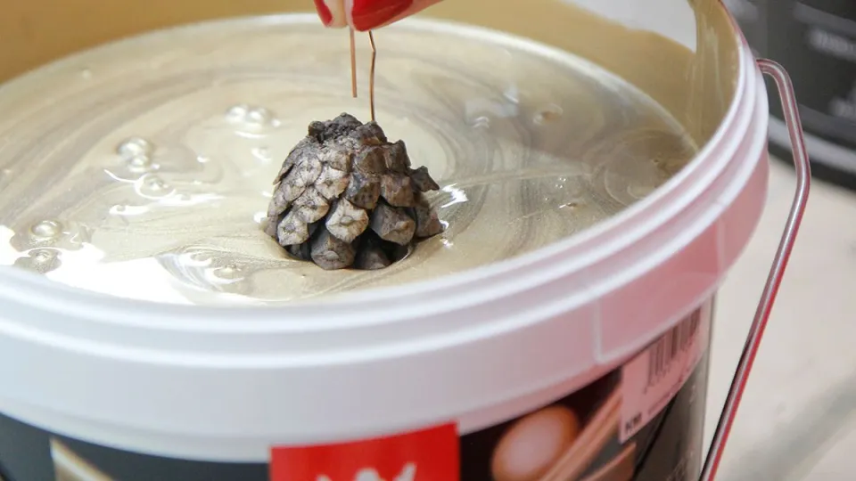 Värvi käbid luksuslikuks