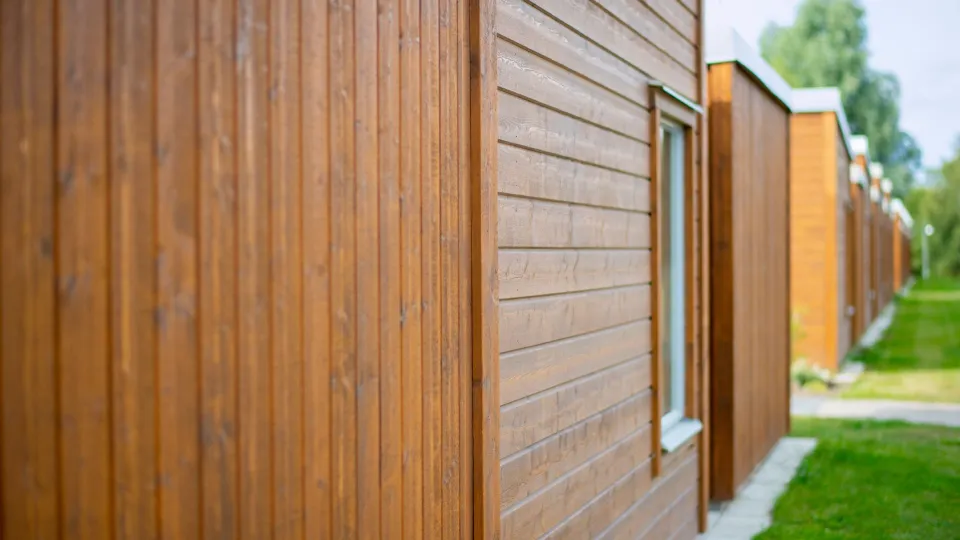 Puidust ridaelamud Nyköpingis