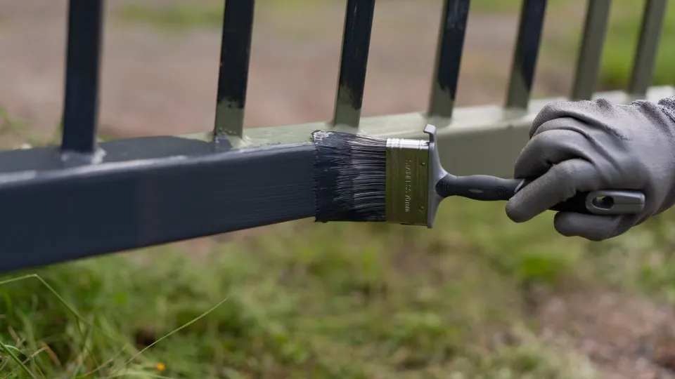 Kuidas värvida metallpindu
