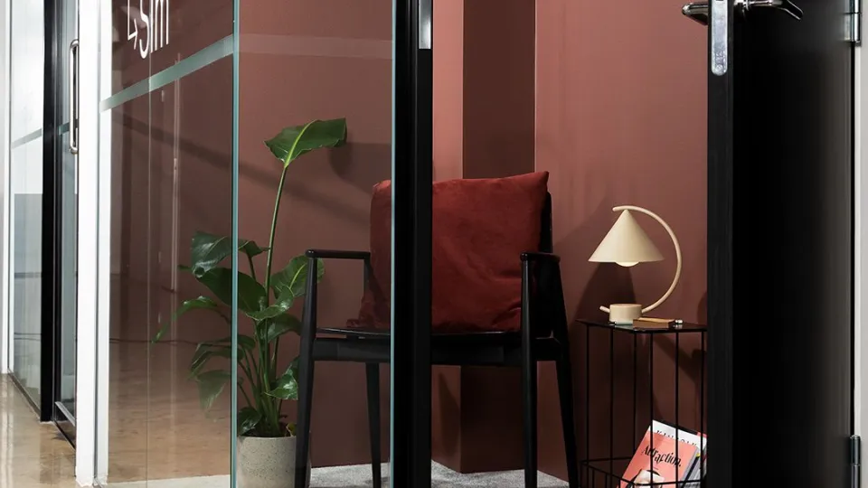 Aasta värvi 2022 kollektsioon kontorisse