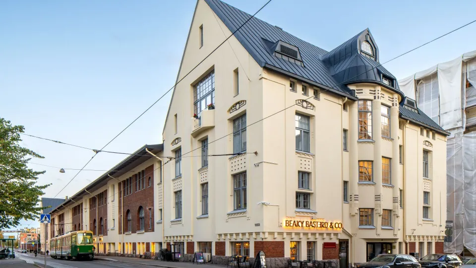 Juugendstiilis hoone ümberehitamine kaubanduskeskuseks