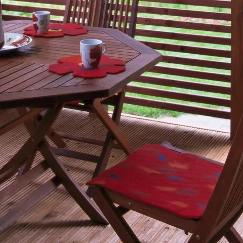 Varem töödeldud aiamööbli hooldamine Valtti Wood Oil puiduõliga