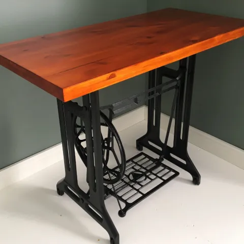 Tikkurila Õmblusmasina laud