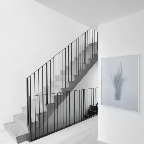 Kuidas mõjutavad värvid ja pinnakattevahendid siseõhu kvaliteeti ökoehituses? 