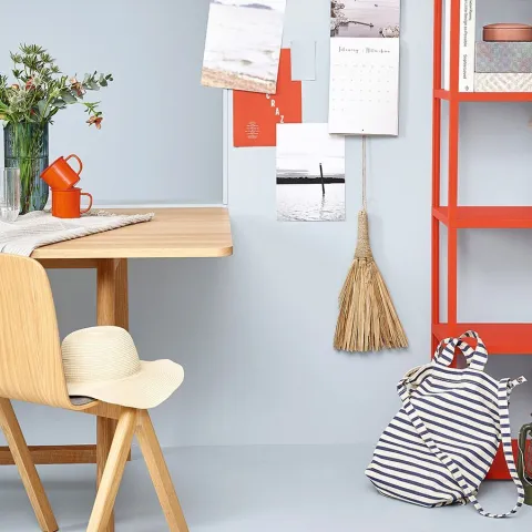 Punase ja sinakashalli kombinatsioon