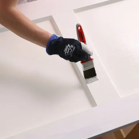 Varem viimistletud uste, akende ja liistude värvimine