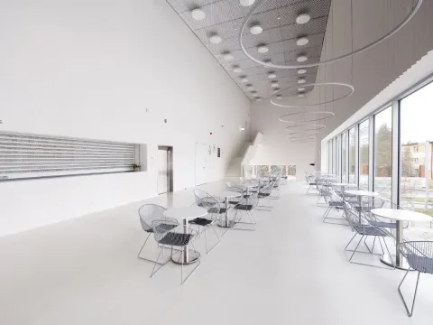 Põrandakattelahendus moodsas kontserdisaalis