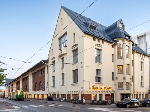 Juugendstiilis hoone ümberehitamine kaubanduskeskuseks