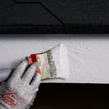 Uute tööstuslikult krunditud räästa- ja nurgalaudade ning muude puitdetailide värvimine