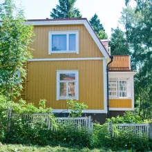 Kollane puitmaja