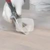 Puitmööbli vahatamine
