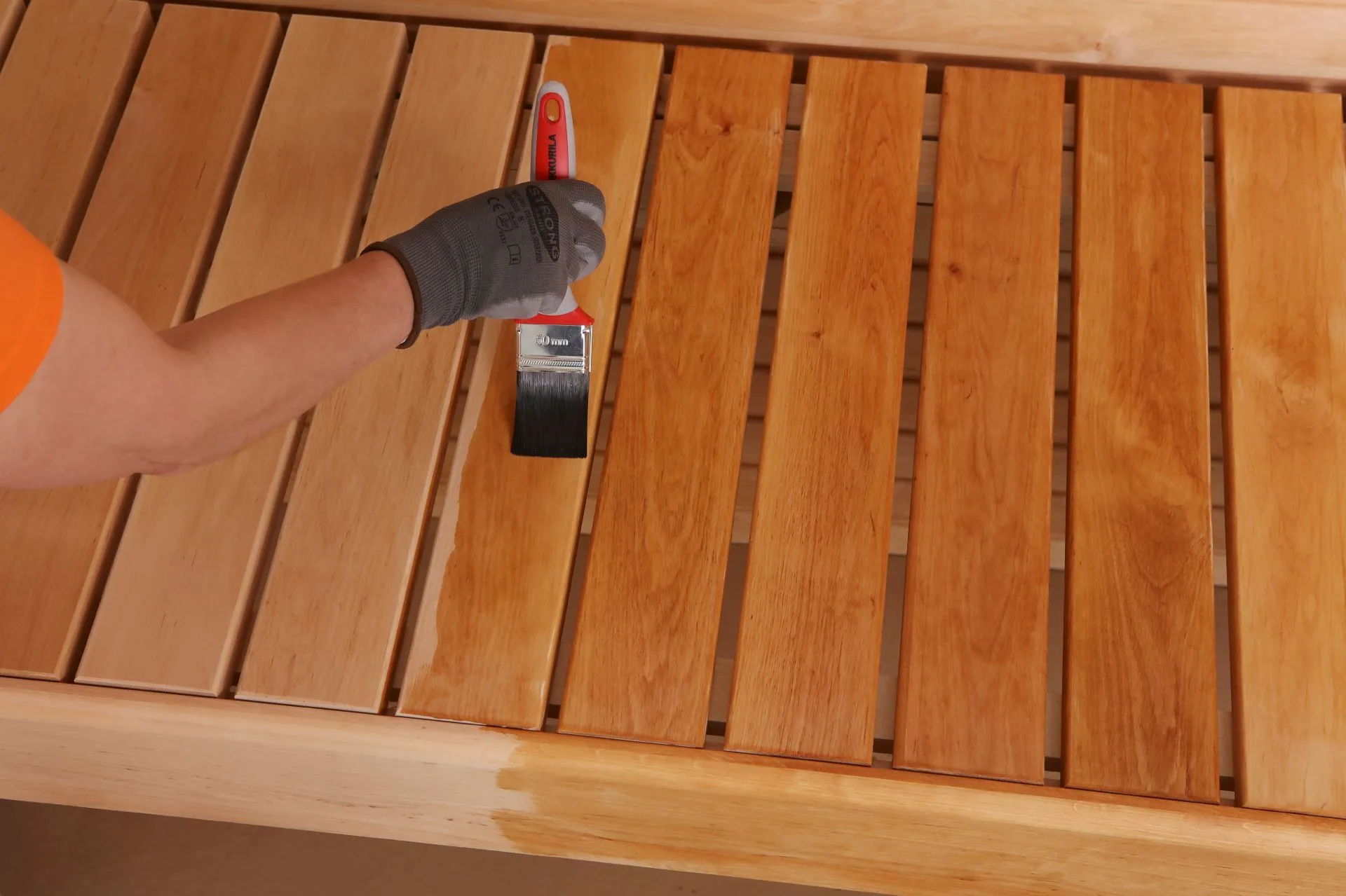 Sauna lavalaudade viimistluse värskendamine