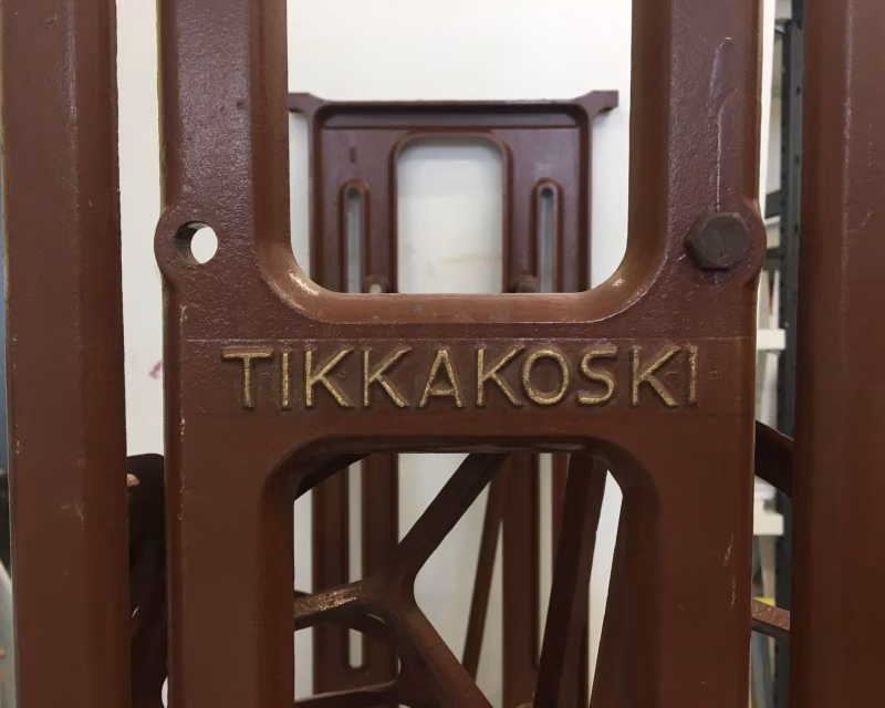Metallosad puhasta roostest, krundi ja värvi.