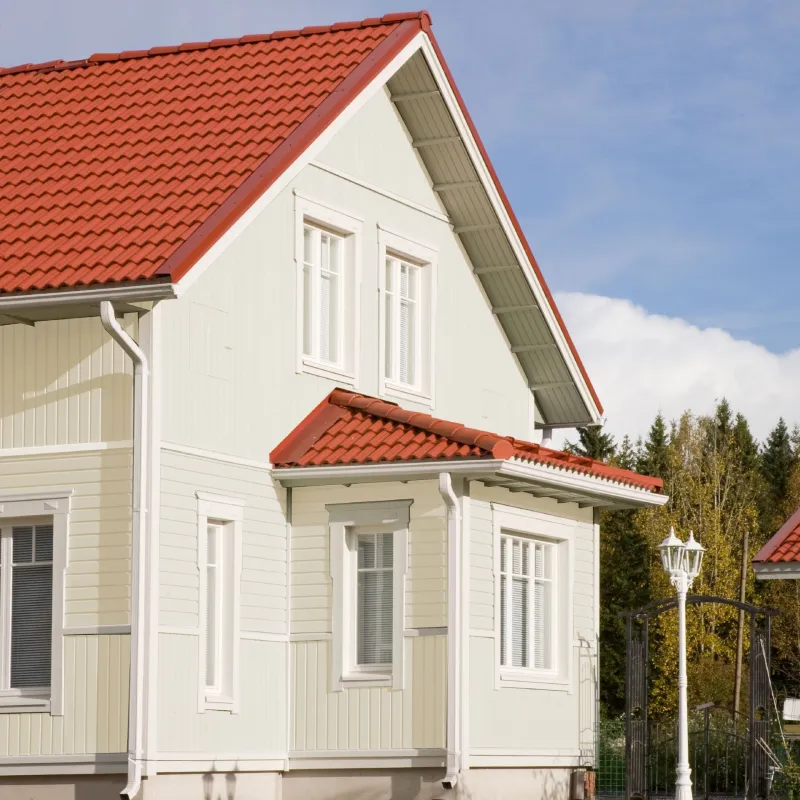 vaalea perinteinen talo